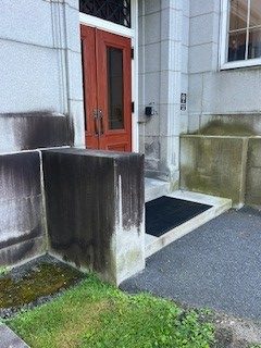 Cleaning stone buildings